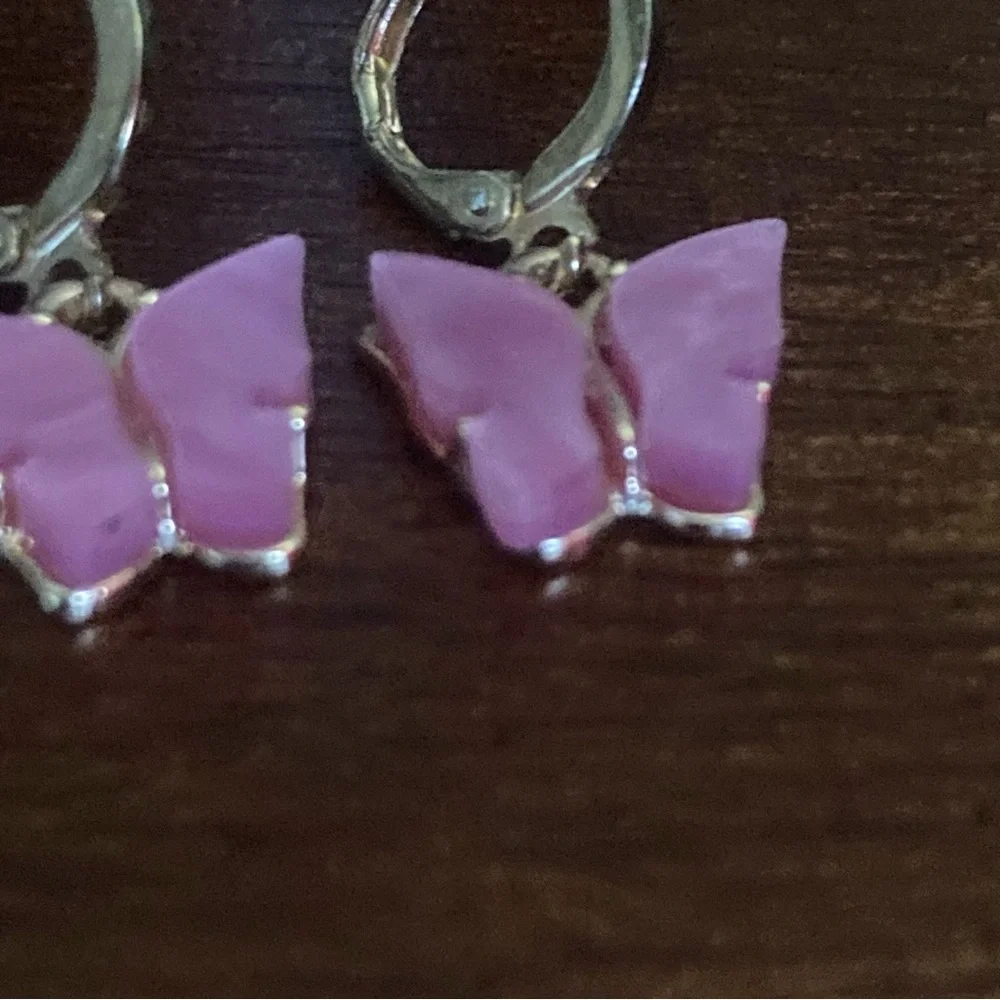 ❤️ Pink Butterfly Hoop Earrings